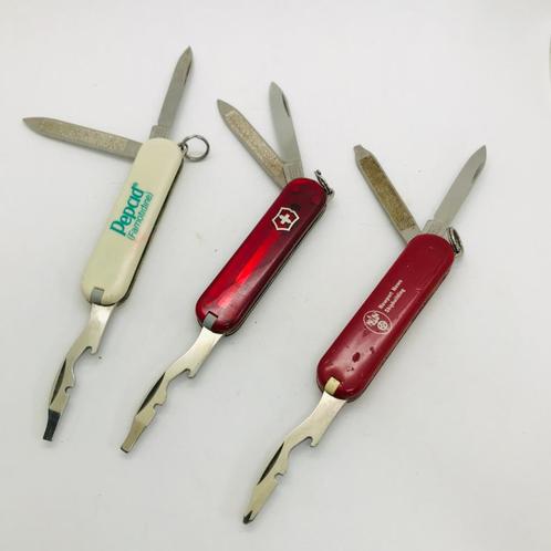 SET 3x Victorinox Rally SD RED White Swiss Army knife USED (, Caravanes & Camping, Outils de camping, Utilisé, Enlèvement ou Envoi