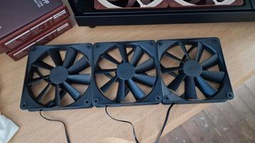 3 ventilos NZXT 120mm neuf et jamais servi beschikbaar voor biedingen