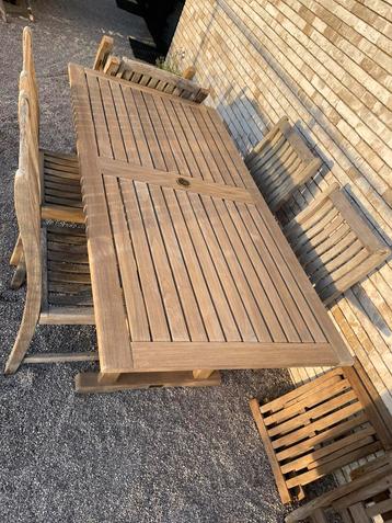 Jati en Kebon Teak set & 2 ligbedden met kussens beschikbaar voor biedingen