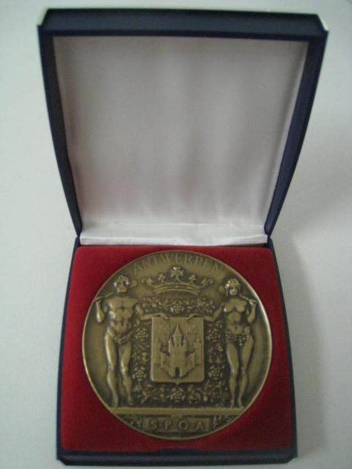 Gedenkmunt van de stad Antwerpen, gouden bruiloft geschenk, Postzegels en Munten, Munten | België, Ophalen