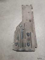 Bodemplaat onderplaat rechts lang kunstof BMW 3 / X1 serie E, Auto-onderdelen, Gebruikt, -, -, Ophalen of Verzenden