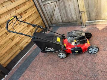 Grasmaaier, grasmachine, zelftrekkend, benzine, tuin , gras beschikbaar voor biedingen
