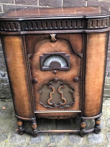 Meuble radio à lampe vers 1930. beschikbaar voor biedingen