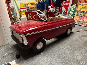Ancienne voiture à pédales Moskvich, Enlèvement