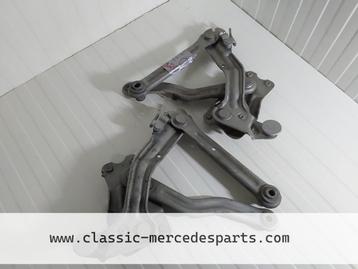 Motorkapscharnieren set Mercedes C126 / w126 coupe beschikbaar voor biedingen