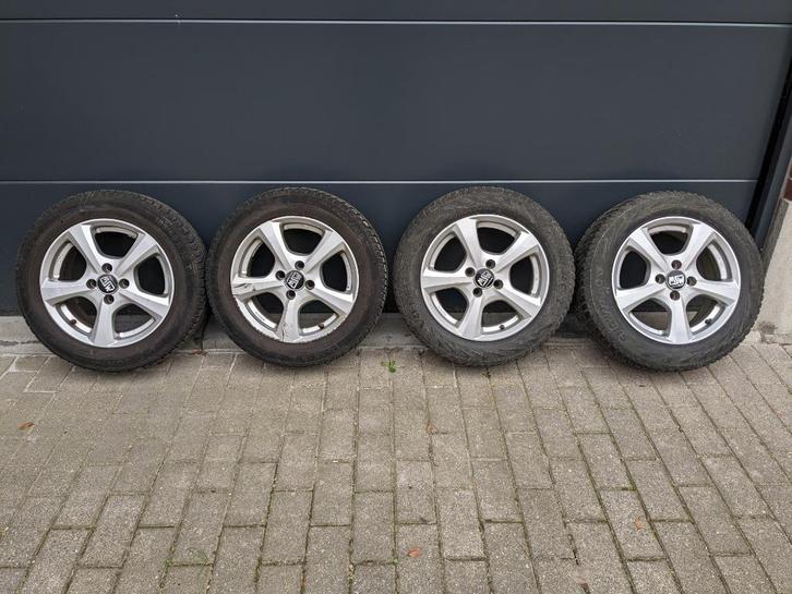 Winterbanden 185/60 R15 op ALU velgen, Auto-onderdelen, Banden en Velgen, Velg(en), Winterbanden, 15 inch, 185 mm, Personenwagen