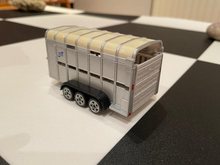 Siku Veetransporter Ifor-Williams 1:50, Hobby en Vrije tijd, Modelauto's | 1:50, Zo goed als nieuw, Hijskraan, Tractor of Landbouw