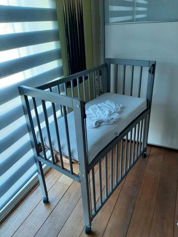 Co sleeper beschikbaar voor biedingen