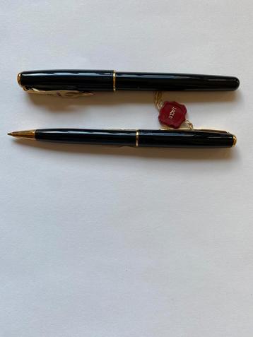 Parker Sonnet vulpen en balpen laqué beschikbaar voor biedingen