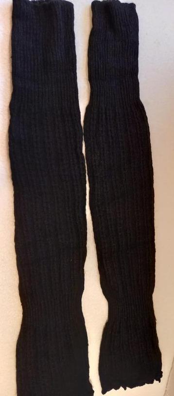 Zwarte beenverwarmers beschikbaar voor biedingen