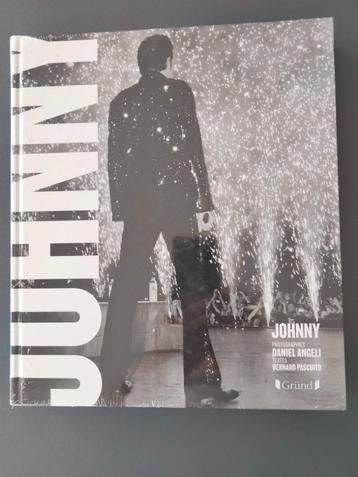 LIVRE  JOHNNY  HALLIDAY