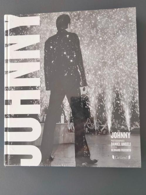 LIVRE  JOHNNY  HALLIDAY, Livres, Biographies, Neuf, Autre, Enlèvement ou Envoi