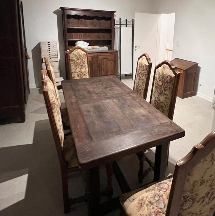 antieke houten tafel in bruin hout, Huis en Inrichting, Complete eetkamers, Zo goed als nieuw, Ophalen