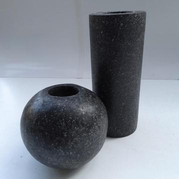 2 theelichthouders in terrazzo granietlook.  beschikbaar voor biedingen