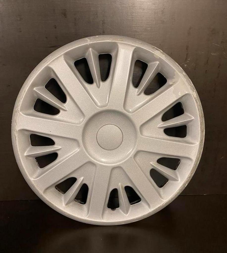 1 enjoliveur d’origine Citroën Peugeot Renault 15", Autos : Divers, Enjoliveurs, Utilisé, Enlèvement ou Envoi