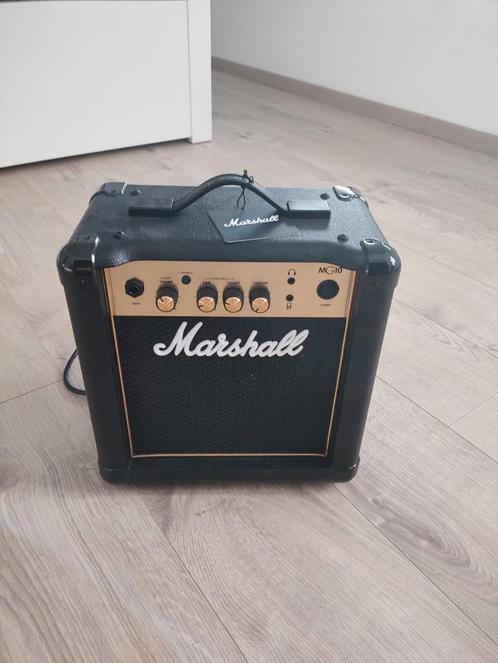 Marshall MG10 gitaaramp, Muziek en Instrumenten, Versterkers | Bas en Gitaar, Zo goed als nieuw, Ophalen