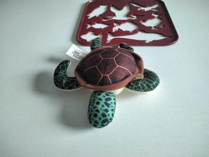 Peluche tortue marine NATIONAL GEOGRAPHIC + pochoir animaux, Enfants & Bébés, Jouets | Peluches, Neuf, Autres types, Enlèvement ou Envoi