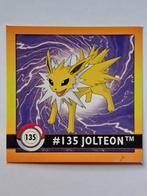Pokemon stickers artbox 1999/jolteon #135 1e editie, Hobby en Vrije tijd, Verzamelkaartspellen | Pokémon, Zo goed als nieuw, Booster