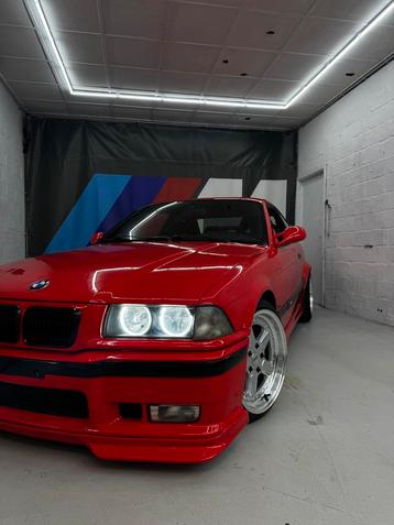 BMW E36 325i COUPÉ, Auto's, BMW, Euro 2, Achterwielaandrijving, Zwart, Handgeschakeld