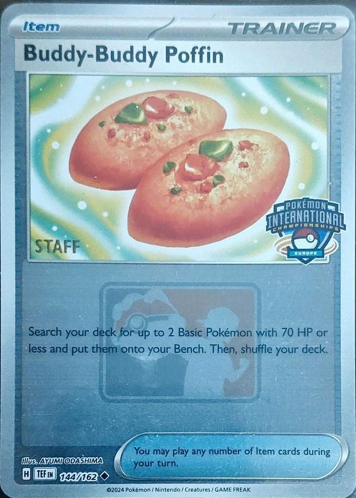 Pokémon kaart Buddy-Buddy Poffin STAFF Promo, Hobby en Vrije tijd, Verzamelkaartspellen | Pokémon, Nieuw, Ophalen of Verzenden