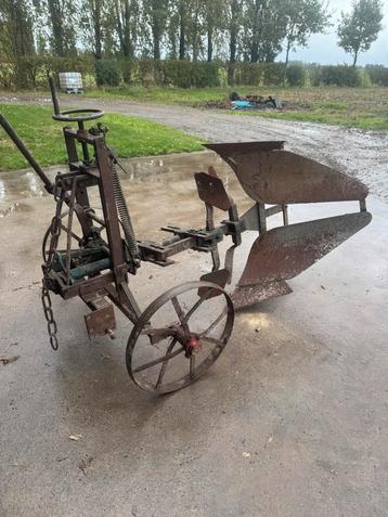 Antieke eenschaarploeg beschikbaar voor biedingen