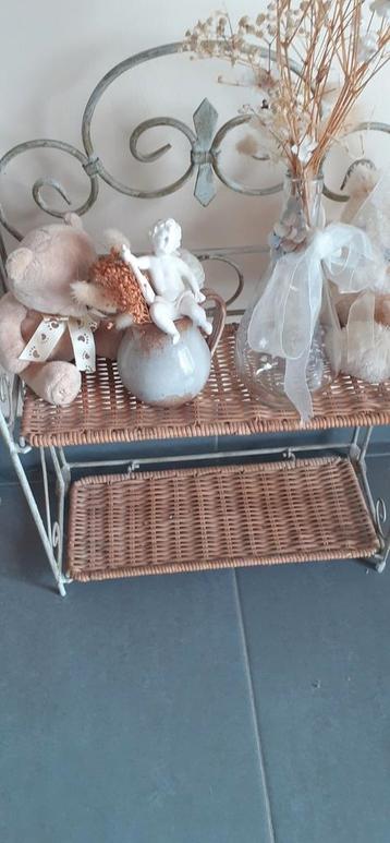 Etagere en fer et osier ha, Huis en Inrichting, Woonaccessoires | Dienbladen, Ophalen, Zo goed als nieuw