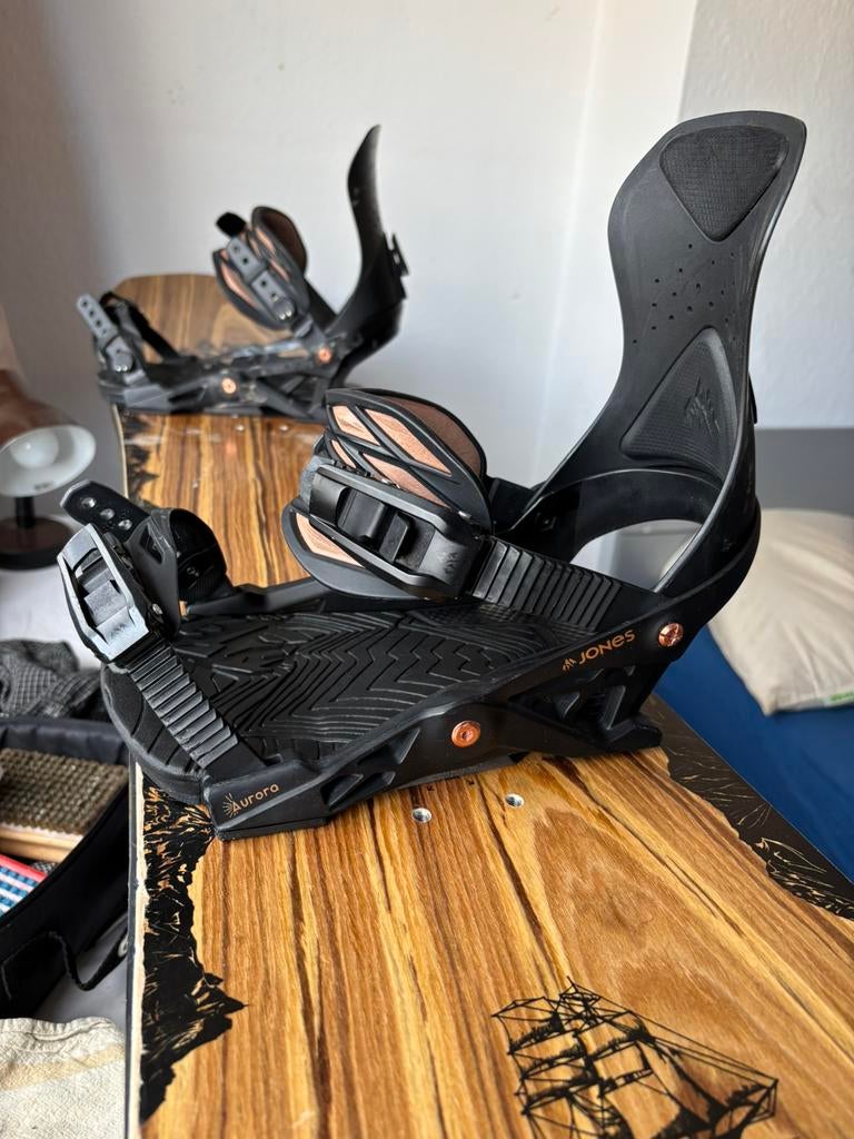 Snowboardbinding dames: jones aurora M, Sport en Fitness, Ophalen, Zo goed als nieuw, Bindingen
