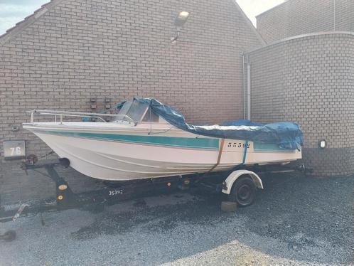 Bateau  6 place  perdue papiers avec remorque, Watersport en Boten, Speedboten, Zo goed als nieuw, Ophalen