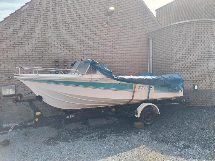 Bateau  6 place  perdue papiers avec remorque, Watersport en Boten, Speedboten, Zo goed als nieuw, Ophalen