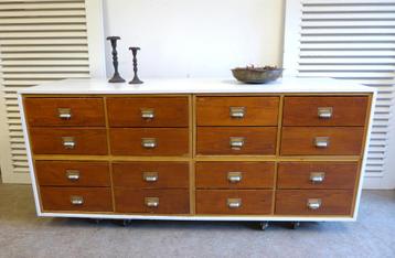 Belle commode de comptoir de pharmacie vintage industrielle, Industrieel vintage, 5 tiroirs ou plus, Moins de 100 cm, 150 à 200 cm