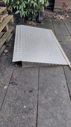 Aluminium oprij plaat voor rolstoel e.a., Ophalen