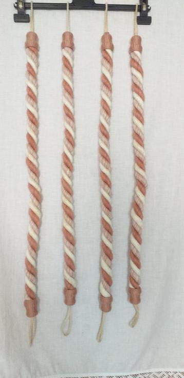 roze en witte tiebacks