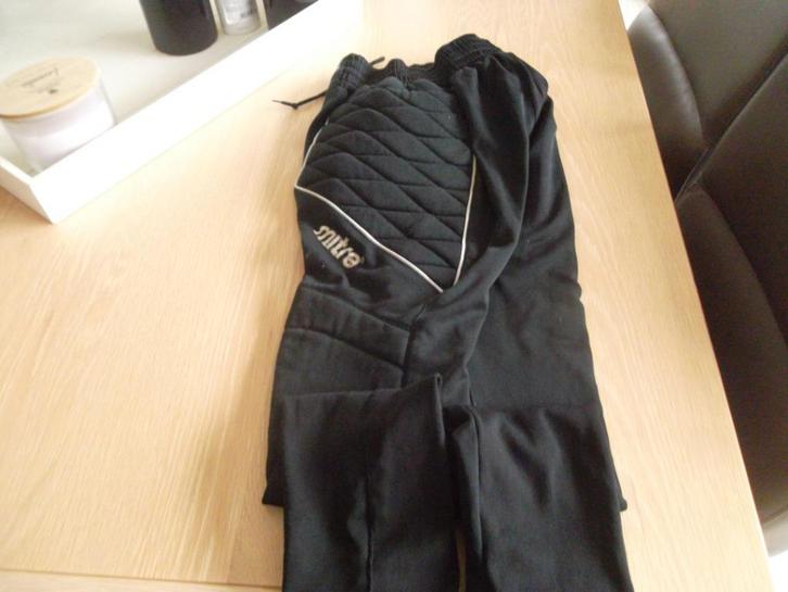 Pantalon d'entraînement de gardien Mitre S, Enfants & Bébés, Vêtements enfant | Autre, Utilisé, Garçon ou Fille, Enlèvement ou Envoi
