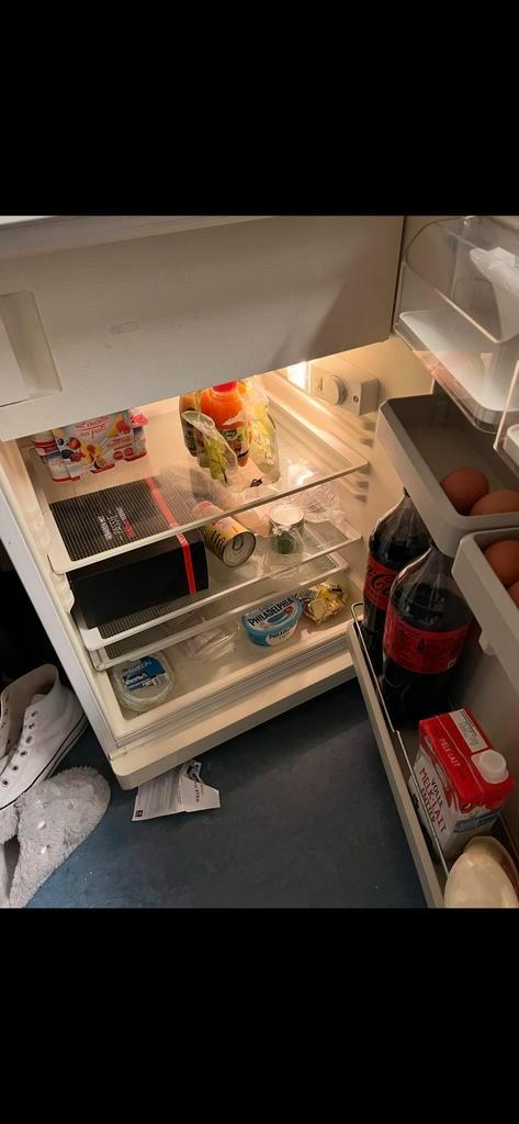 BOSCH frigo koelkast refrigerator met vriesvak werkt perfect, Elektronische apparatuur, Koelkasten en IJskasten, Met vriesvak