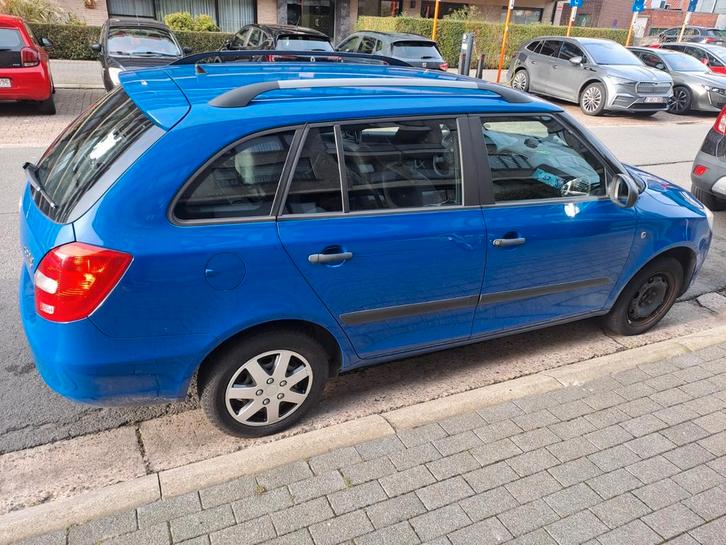 La Fiat Fabia Petrol 1.2 peut être inspectée pour la vente, Autos, Skoda, Particulier, Fabia, ABS, Airbags, Air conditionné, Verrouillage central