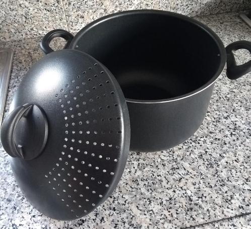 Kookpot voor pasta 24cm - pastapot merk GSW, Huis en Inrichting, Keuken | Potten en Pannen, Nieuw, Inductieplaat, Keramische plaat