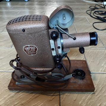 AMPRO antieke dia- (en film-) projector in koffer beschikbaar voor biedingen