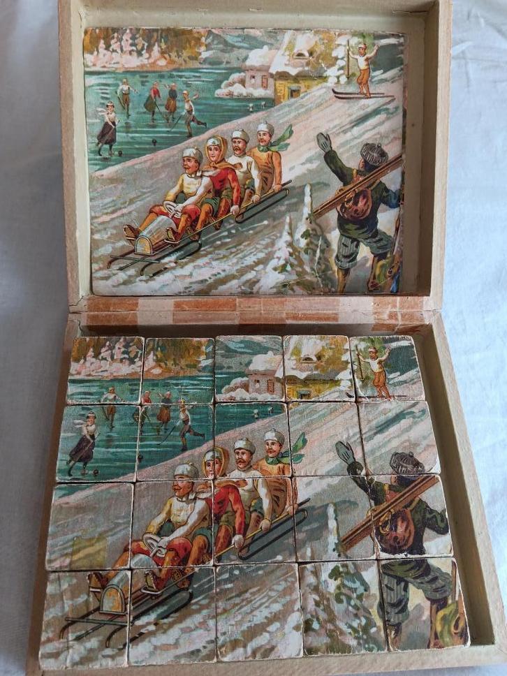 Antieke blokpuzzel met bobslee & skiërs, 1920s, 24 blokjes, Antiek en Kunst, Antiek | Speelgoed, Ophalen of Verzenden
