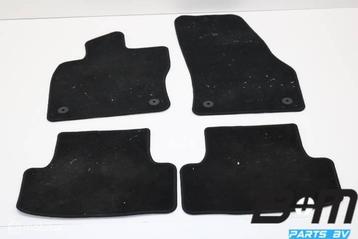 Originele gebruikte mattenset Skoda Karoq beschikbaar voor biedingen