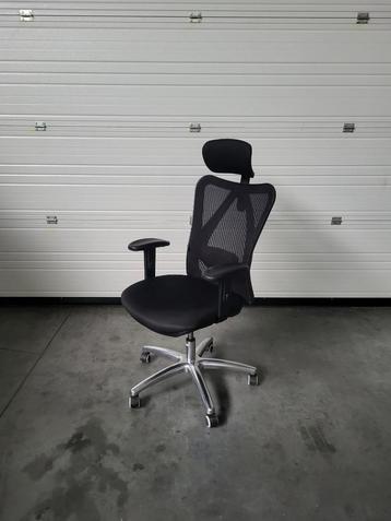 Bureaustoel beschikbaar voor biedingen