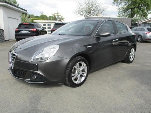 Alfa Romeo Giuletta 1.6JTD Navi/Leder/Open dak, Auto's, Alfa Romeo, Bedrijf, Te koop, Giulietta, ABS, Airbags, Airconditioning