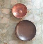 29 en 37cm antieke gehamerde koperen schalen met brass poten, Antiek en Kunst, Antiek | Brons en Koper, Ophalen of Verzenden, Koper