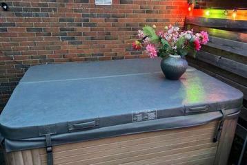 Luxe jacuzzi voor 5 personen – topstaat & volledig uitge, Enlèvement ou Envoi, Comme neuf, Éclairage