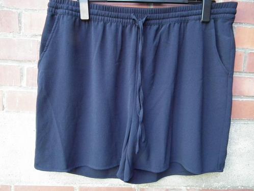 Marineblauwe shorts voor dames. Maat 50. (Alleen Carmakoma), Kleding | Dames, Broeken en Pantalons, Zo goed als nieuw, Maat 46/48 (XL) of groter