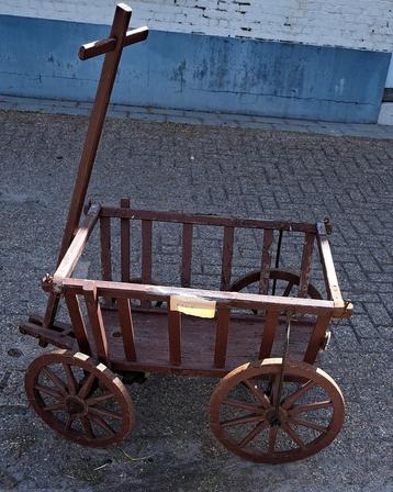 Kar karren antieke bolderkar decoratie  beschikbaar voor biedingen