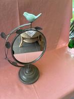 Spiegel met metalen voet en stenen vogeltje., Ophalen of Verzenden