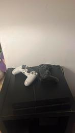 PS4 et deux manettes, Consoles de jeu & Jeux vidéo, Enlèvement ou Envoi, Utilisé, Pro, Avec jeux