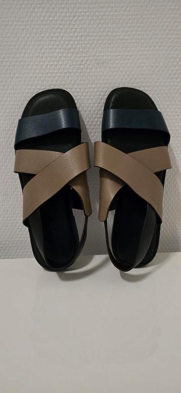 sandalen van VIF beschikbaar voor biedingen