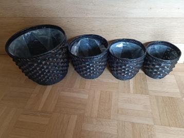 Assortiment de 4 cache-pots en osier brun foncé