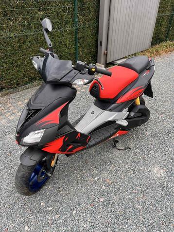 Apprilia sr 50 r factory  classe b, Enlèvement ou Envoi, Comme neuf, SR 50